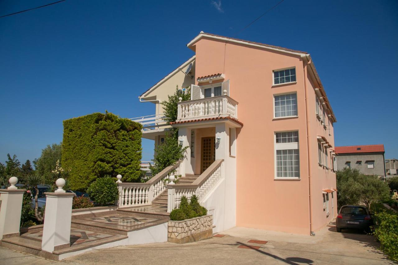 Bed and Breakfast F• R• I• E• N• D• S• Novaglia Esterno foto
