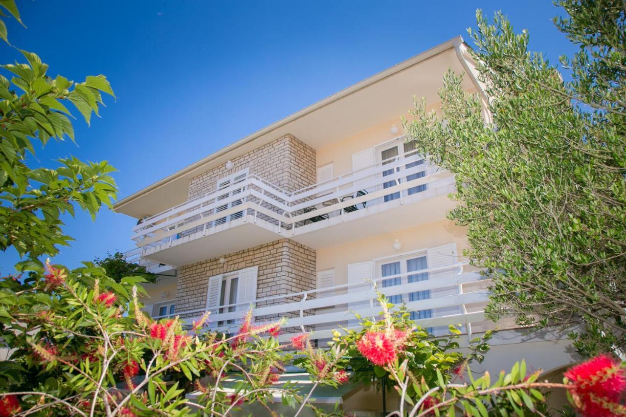 Bed and Breakfast F• R• I• E• N• D• S• Novaglia Esterno foto