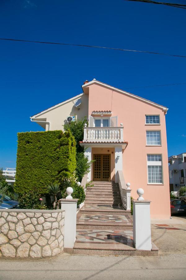 Bed and Breakfast F• R• I• E• N• D• S• Novaglia Esterno foto