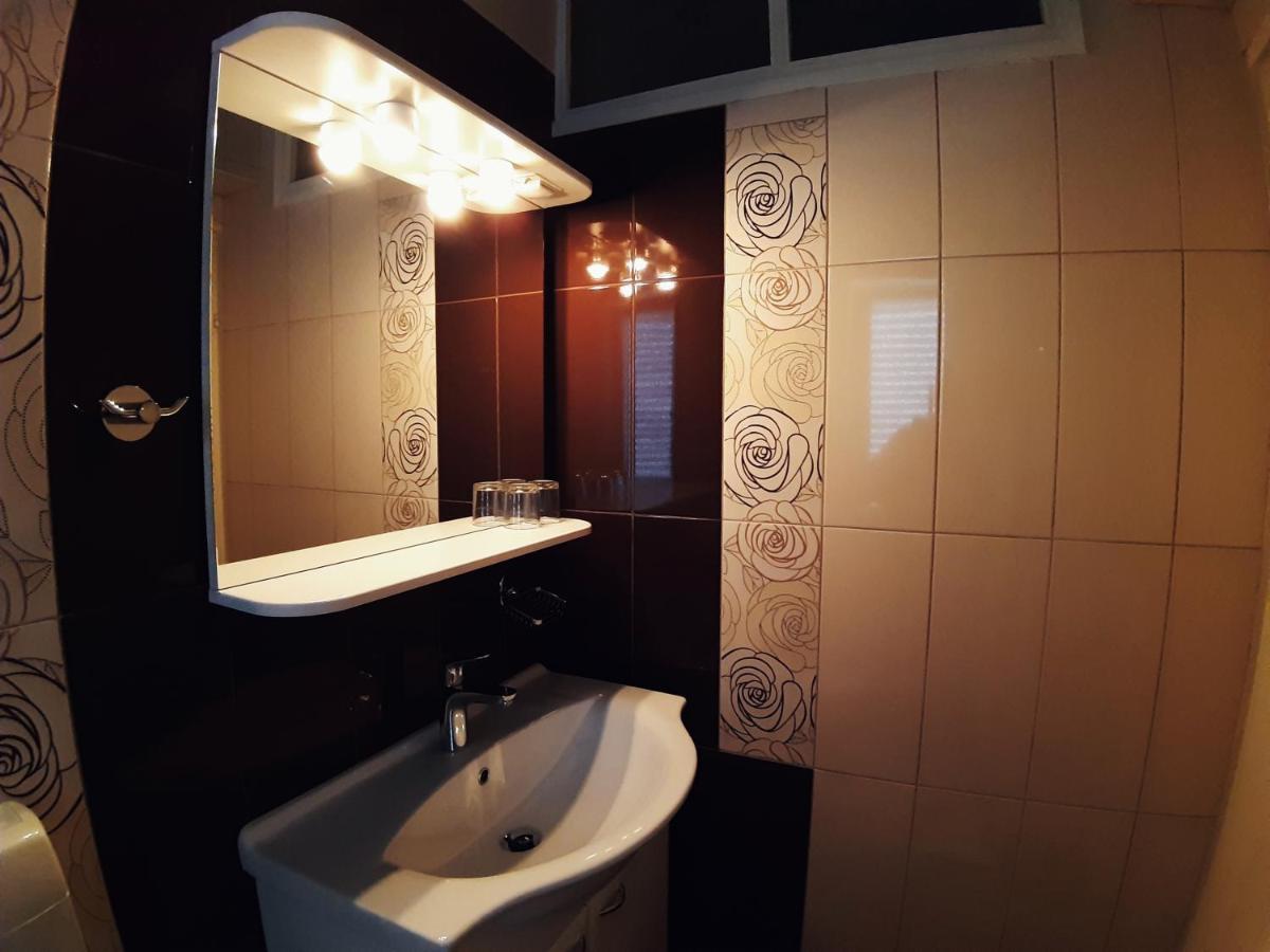Bed and Breakfast F• R• I• E• N• D• S• Novaglia Esterno foto