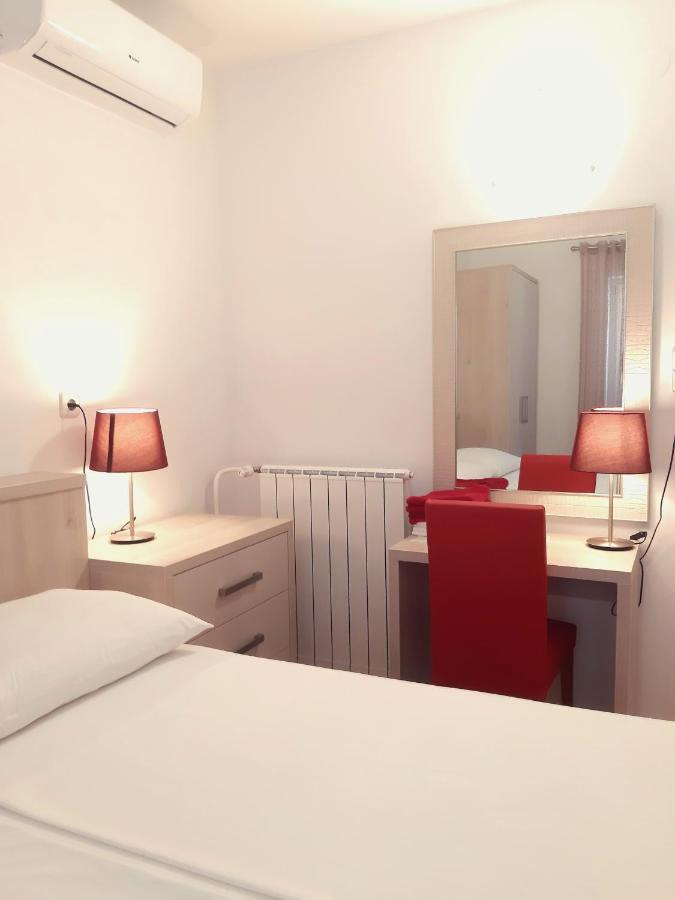 Bed and Breakfast F• R• I• E• N• D• S• Novaglia Esterno foto