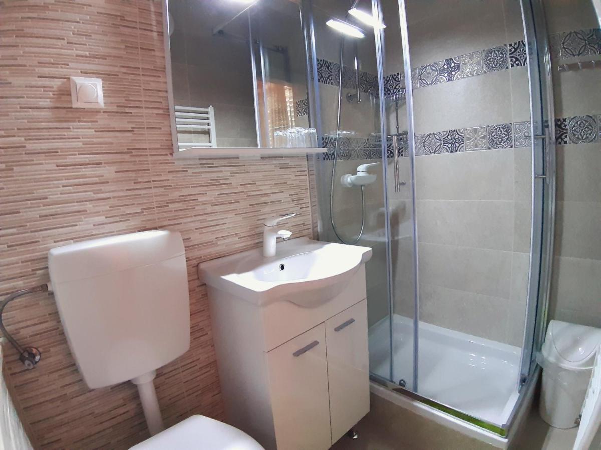 Bed and Breakfast F• R• I• E• N• D• S• Novaglia Esterno foto