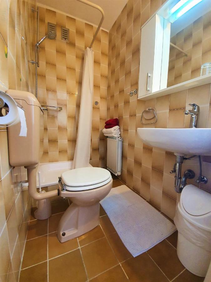 Bed and Breakfast F• R• I• E• N• D• S• Novaglia Esterno foto